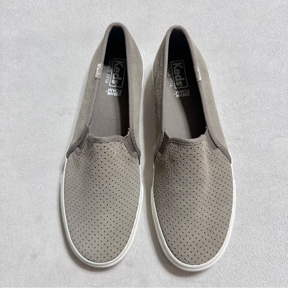 NWT! | Women's Keds Beige Stone Slip-On Sneakers